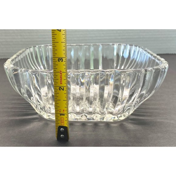 Vintage Clear Glass Decorative Serving Bowl Candy Dish 6.25" Across - Picture 5 of 9